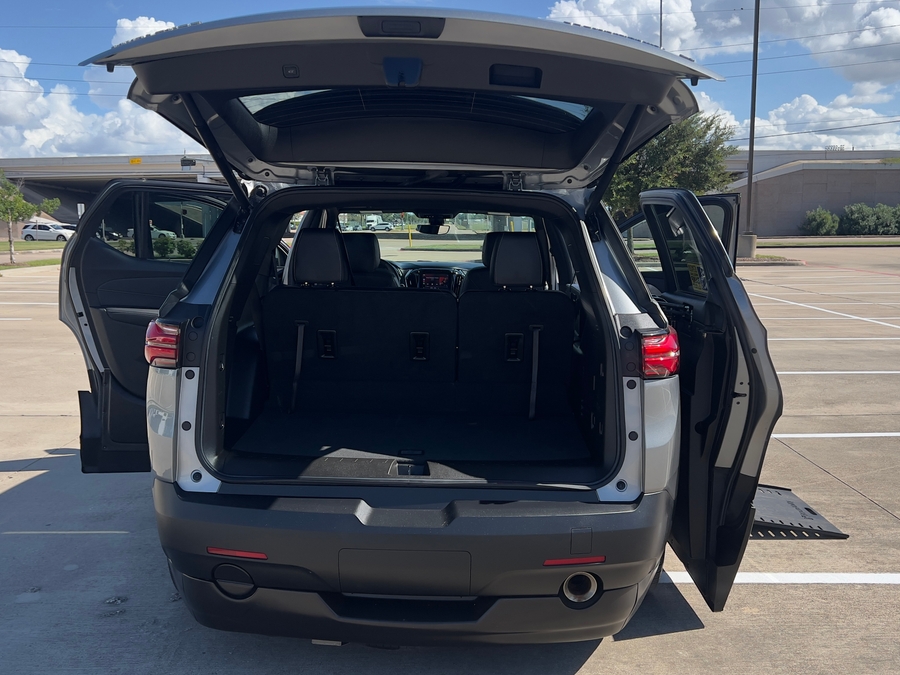Used 2023 Chevrolet Traverse 3LT - BraunAbility Side Entry Entry In Floor Automatic Ramp