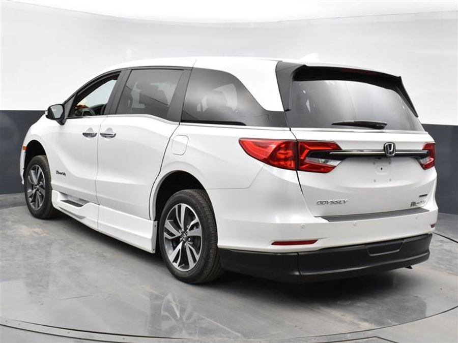 New 2026 Honda Odyssey Touring - BraunAbility Side Entry In Floor Automatic Ramp