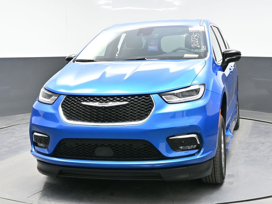 New 2026 Chrysler Pacifica Select Safety - BraunAbility Side Entry Entry In Floor Automatic Ramp