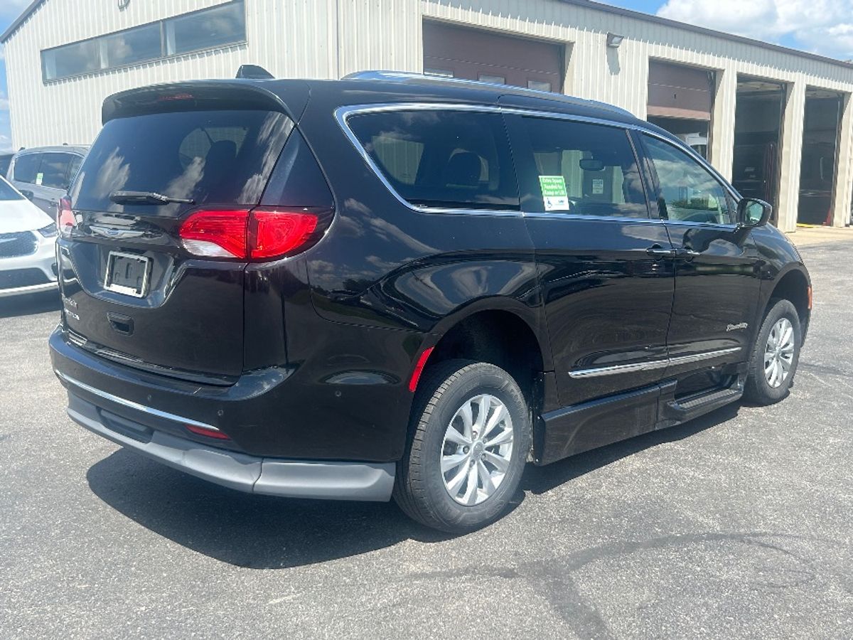 2018 CHRYSLER PACIFICA - Image 6