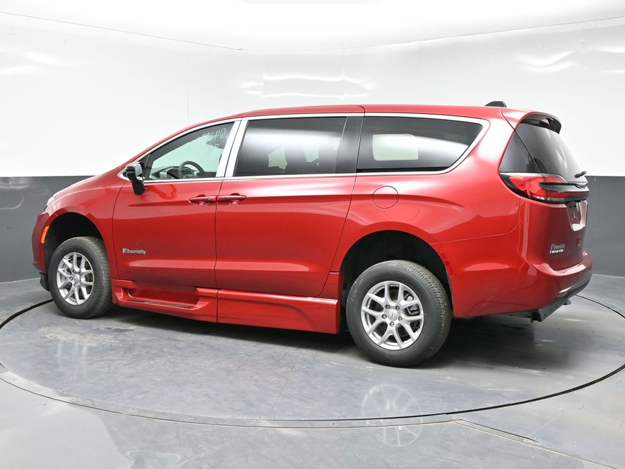 Red Chrysler Pacifica image number 3