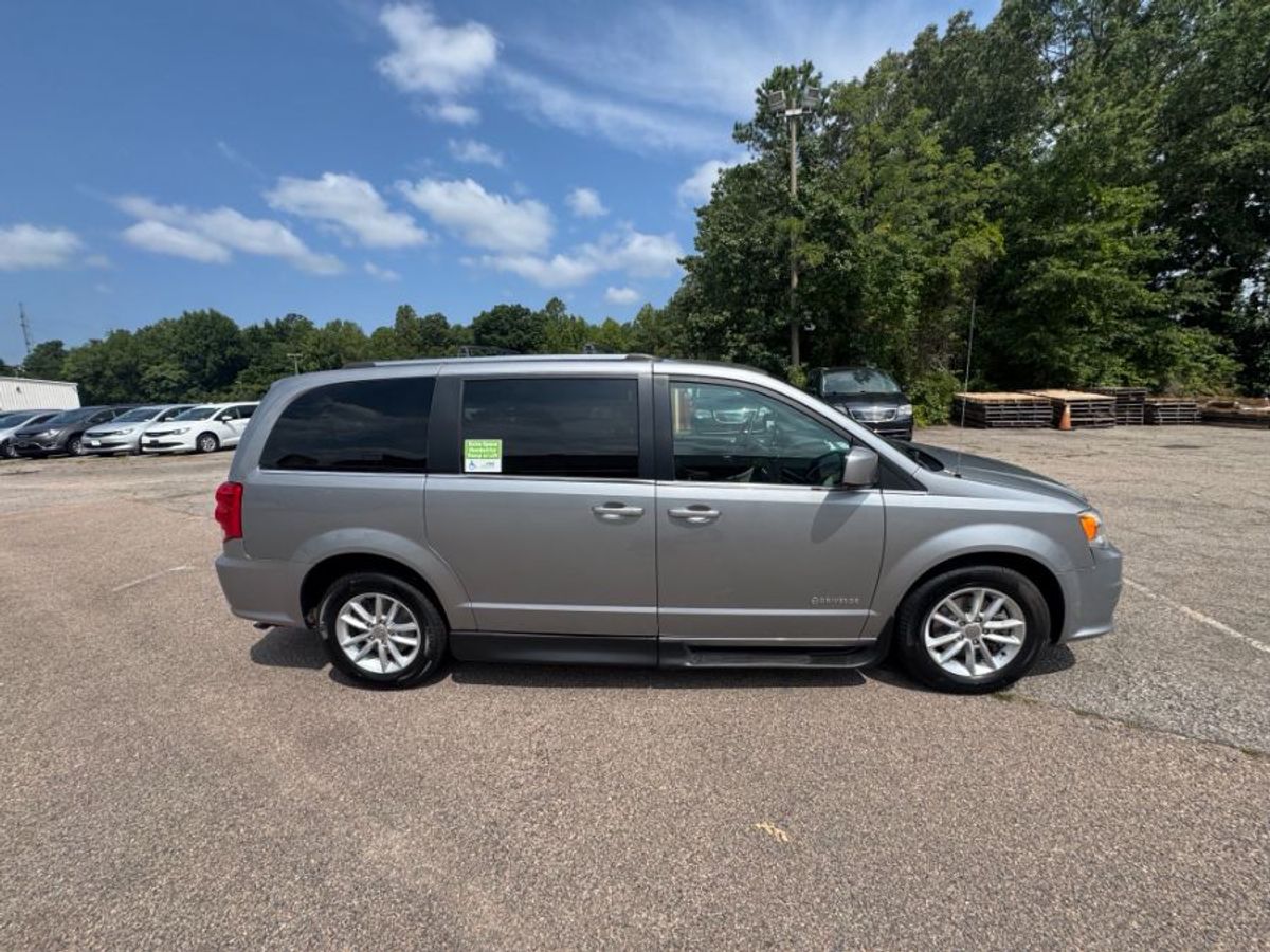 Silver Dodge Grand Caravan image number 2