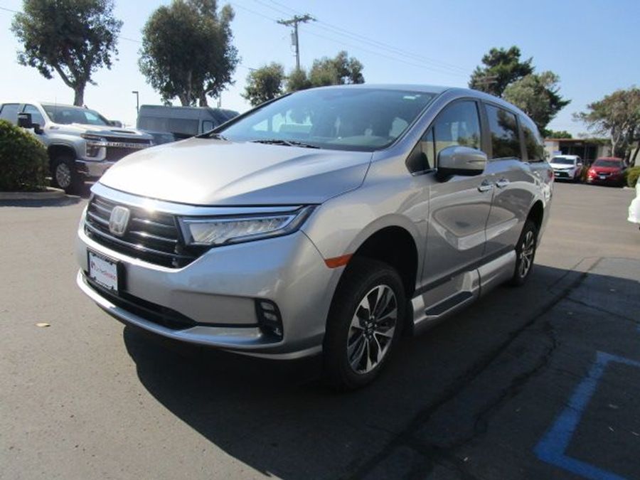 Used 2022 Honda Odyssey  - VMI Side Entry Entry In Floor Automatic Ramp