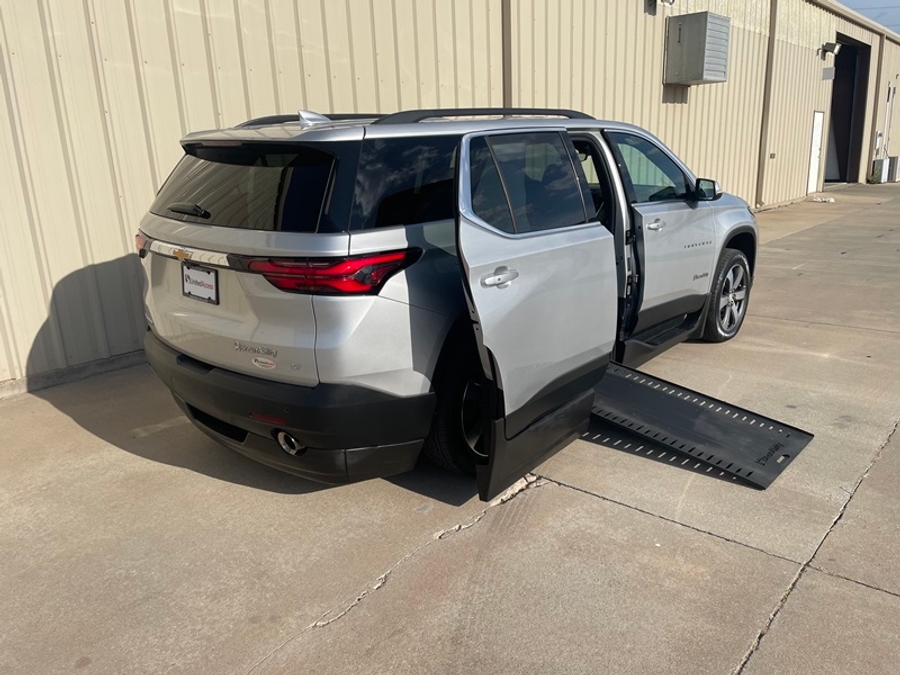 Used 2022 Chevrolet Traverse 3LT - BraunAbility Side Entry In Floor Automatic Ramp