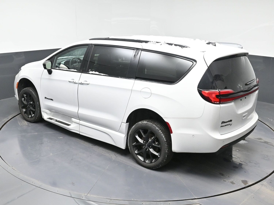 Used 2024 Chrysler Pacifica Touring L w/S package - BraunAbility Side Entry Entry Fold Out Automatic Ramp