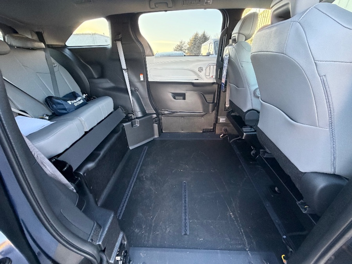 2025 TOYOTA SIENNA - Image 15