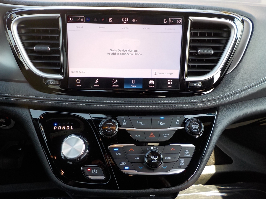 White Chrysler Pacifica image number 11