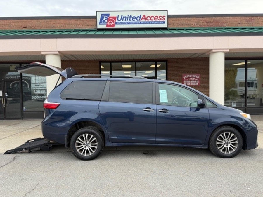 Used 2019 Toyota Sienna XLE Base - FRC Rear Entry Entry Fold Out Manual Ramp