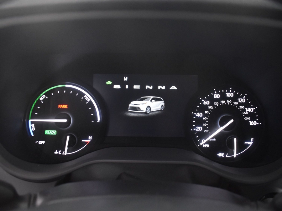 New 2025 Toyota Sienna Hybrid XLE Base - BraunAbility Side Entry Entry Fold Out Automatic Ramp