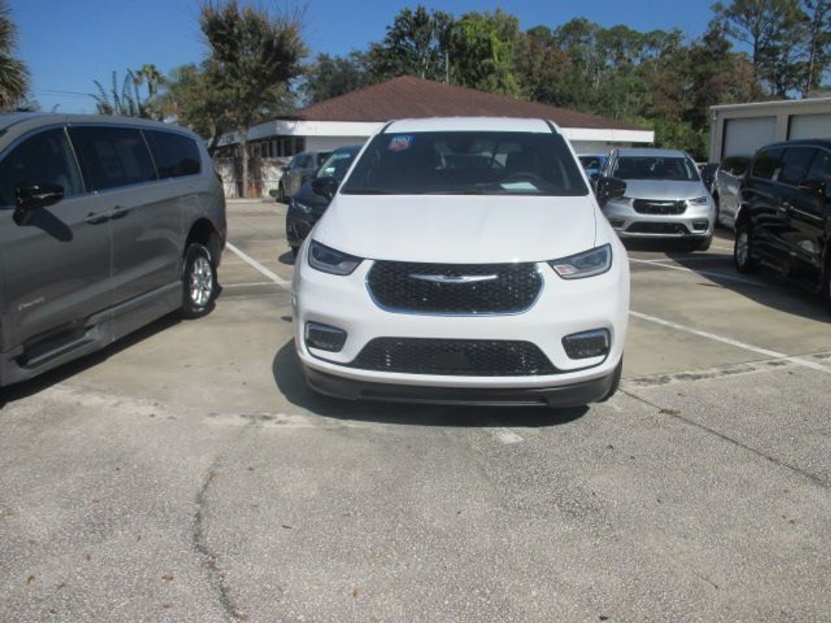 2025 CHRYSLER PACIFICA - Image 2