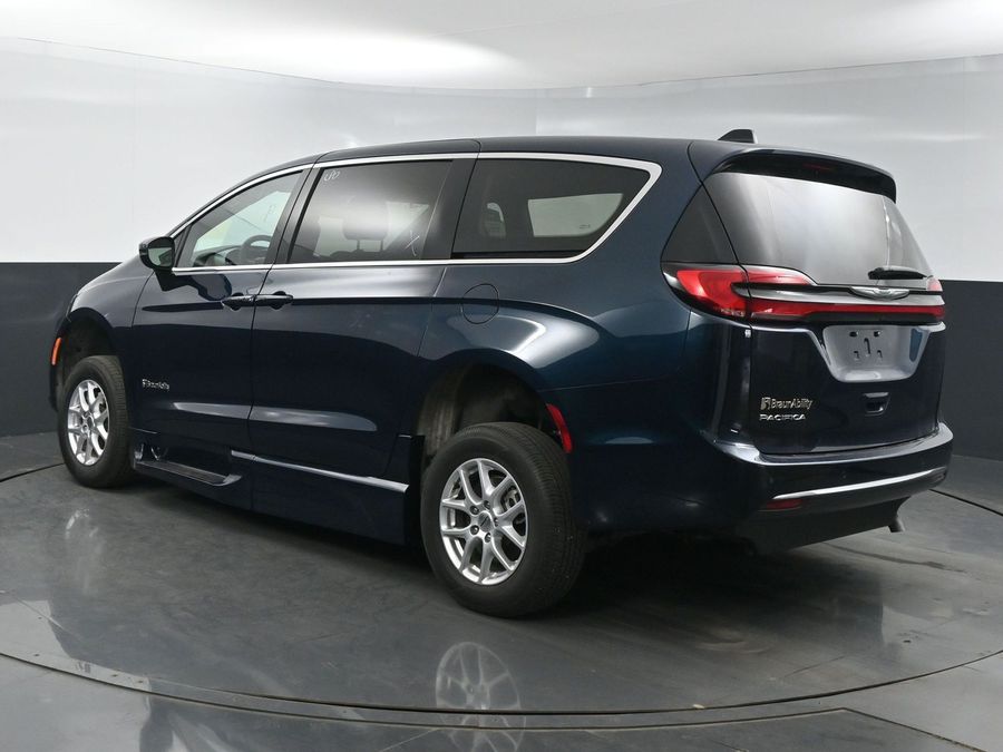Used 2023 Chrysler Pacifica Touring - BraunAbility Side Entry Entry In Floor Automatic Ramp