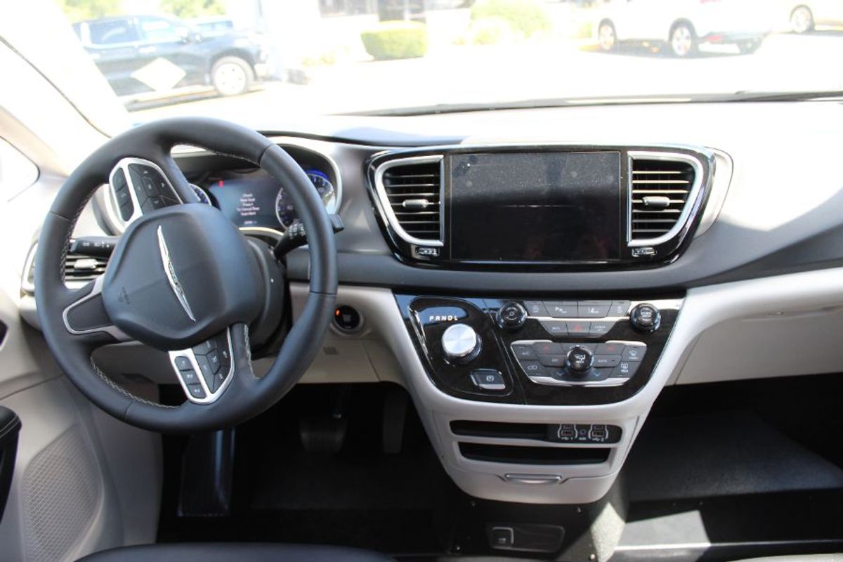 2024 CHRYSLER PACIFICA - Image 14