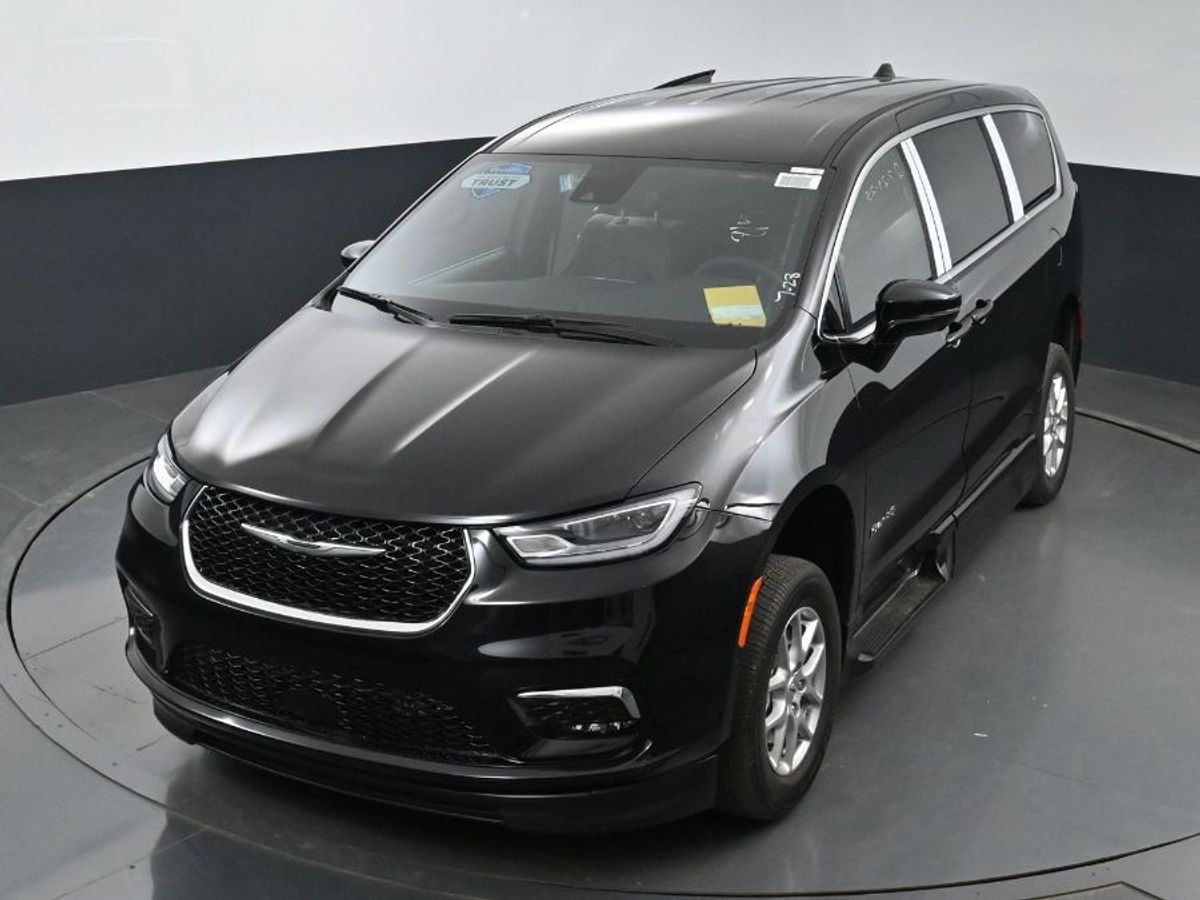 2025 CHRYSLER PACIFICA - Image 24