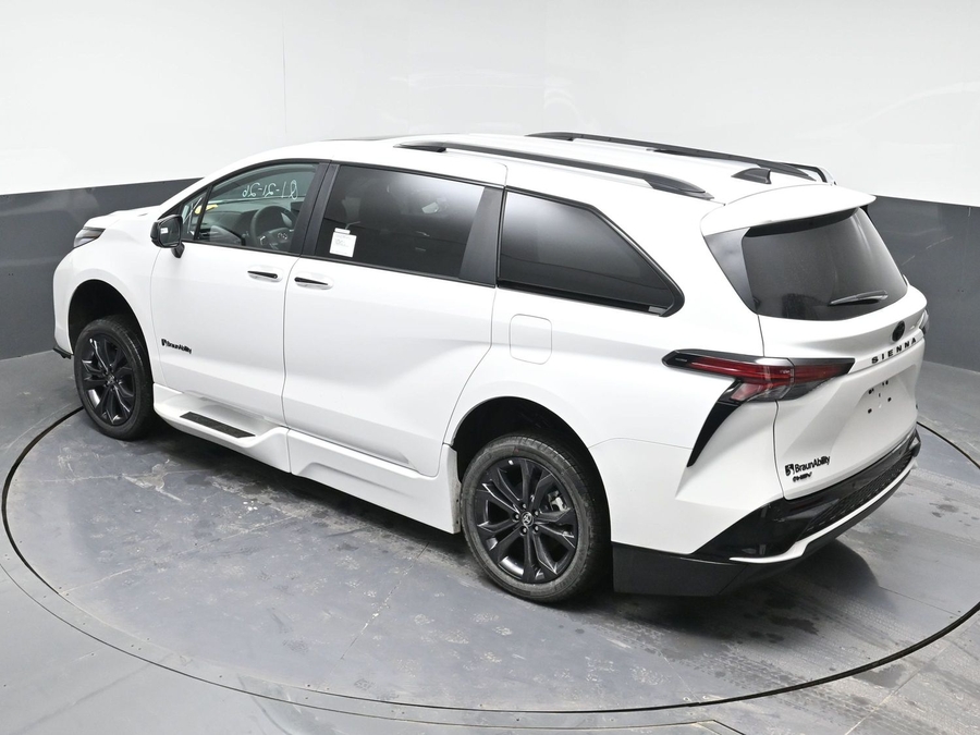 New 2025 Toyota Sienna Hybrid XSE Sport - BraunAbility Side Entry Entry Fold Out Automatic Ramp
