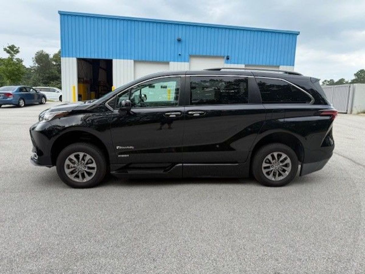 2021 TOYOTA SIENNA - Image 17