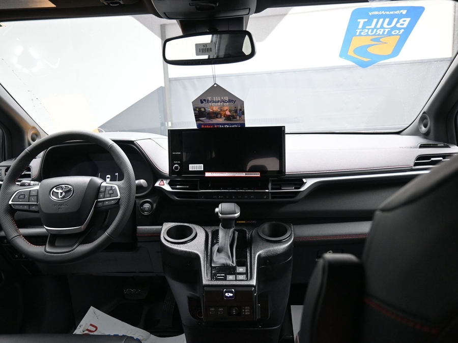 New 2025 Toyota Sienna Hybrid XSE Sport - BraunAbility Side Entry Entry In Floor Automatic Ramp