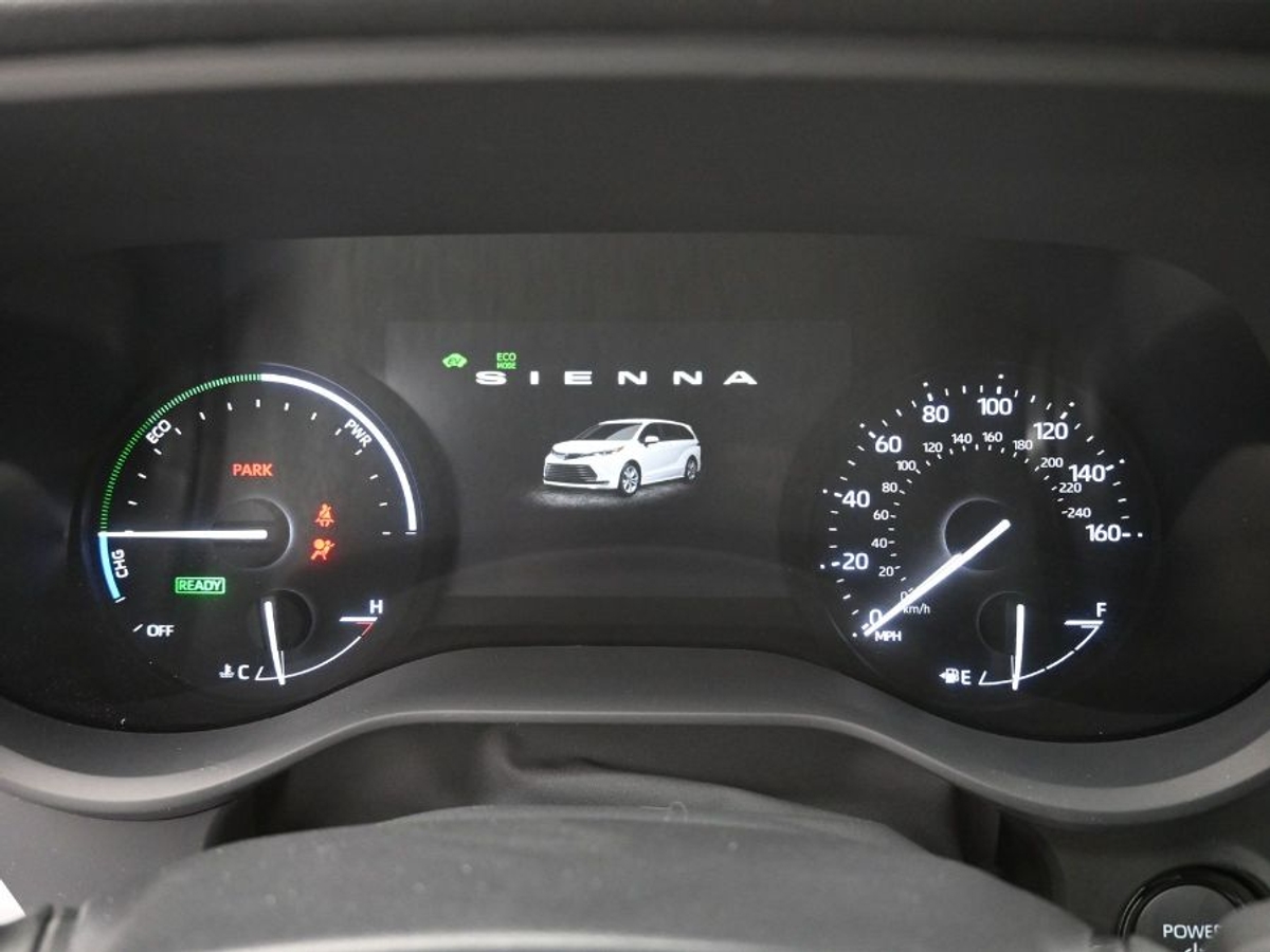 2025 TOYOTA SIENNA - Image 16