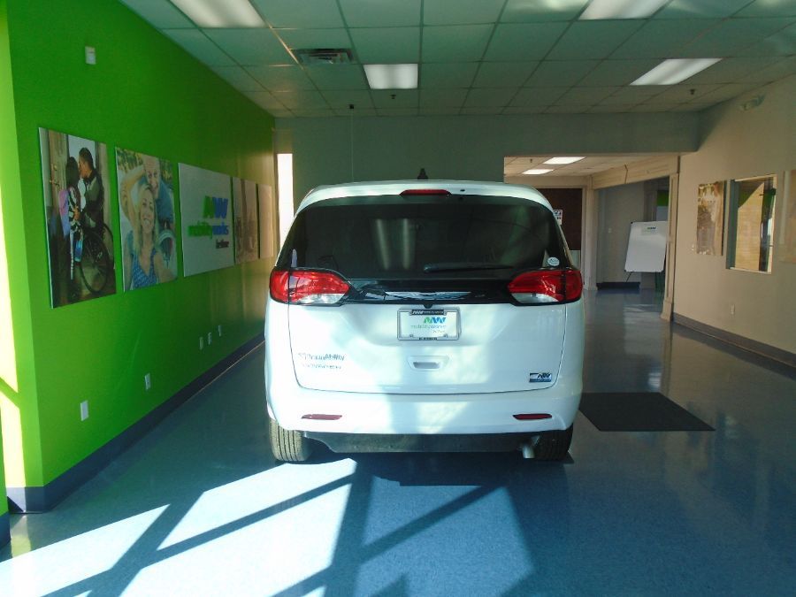 2022 CHRYSLER VOYAGER - Image 4