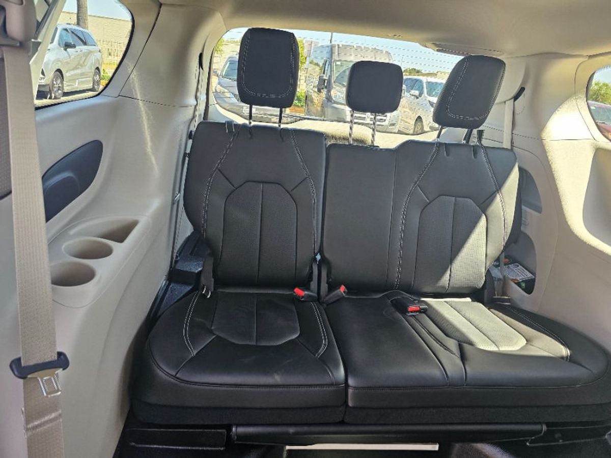 2024 CHRYSLER PACIFICA - Image 9