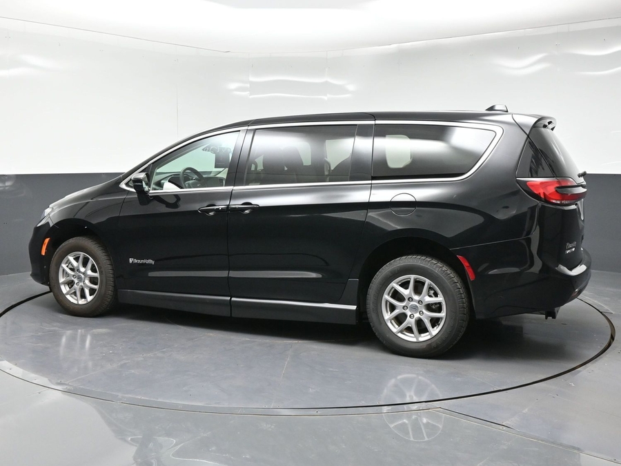 Used 2024 Chrysler Pacifica Touring L - BraunAbility Side Entry Fold Out Manual Ramp