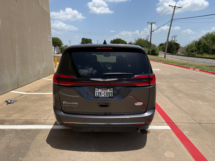 Used 2023 Chrysler Pacifica Touring L - BraunAbility Side Entry Fold Out Automatic Ramp