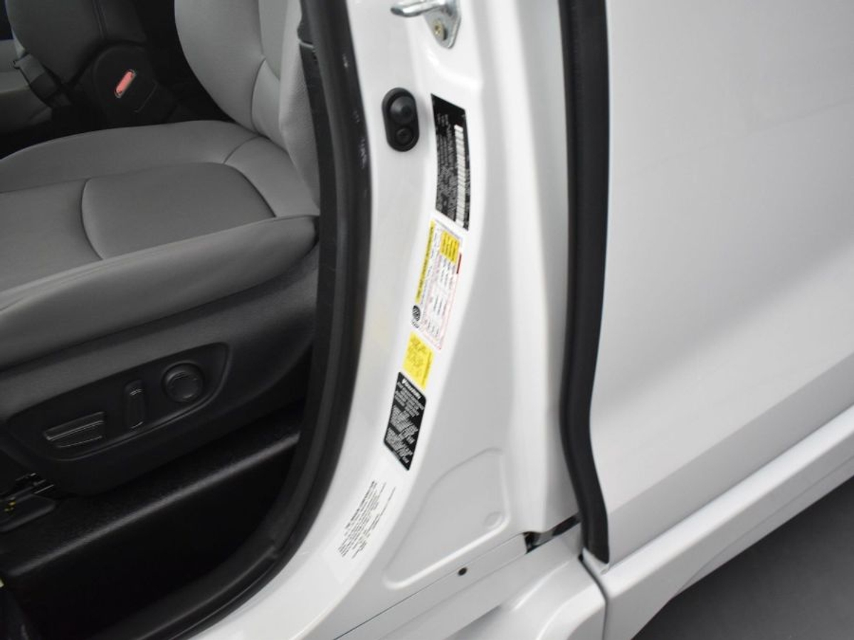 2025 TOYOTA SIENNA - Image 16