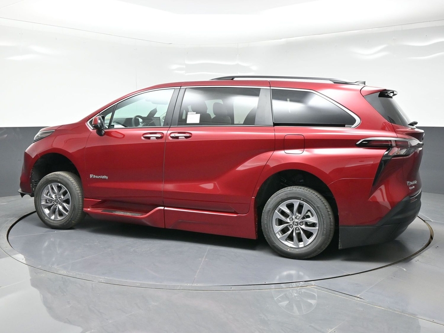 New 2026 Toyota Sienna Hybrid XLE Add - BraunAbility Side Entry In Floor Automatic Ramp