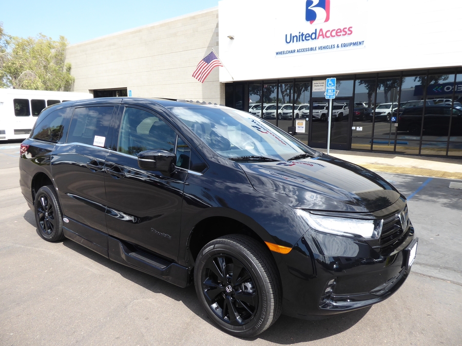 Used 2024 Honda Odyssey Sport - BraunAbility Side Entry In Floor Automatic Ramp