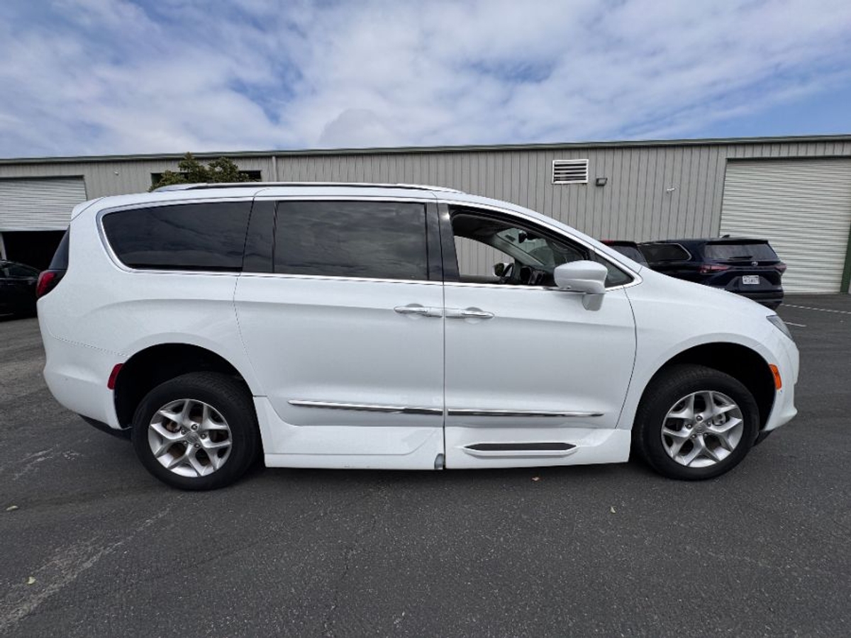2019 Chrysler Pacifica Touring L