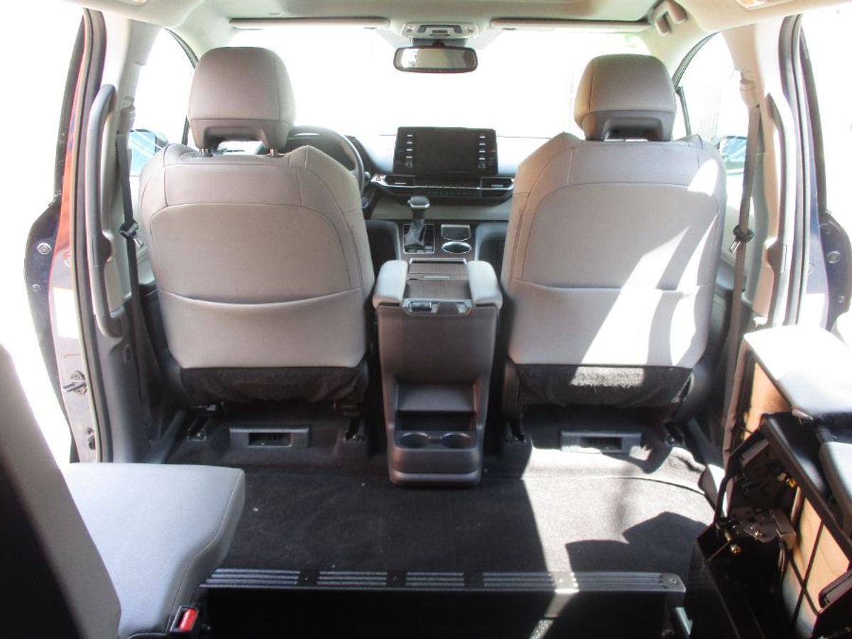 2023 TOYOTA SIENNA - Image 7