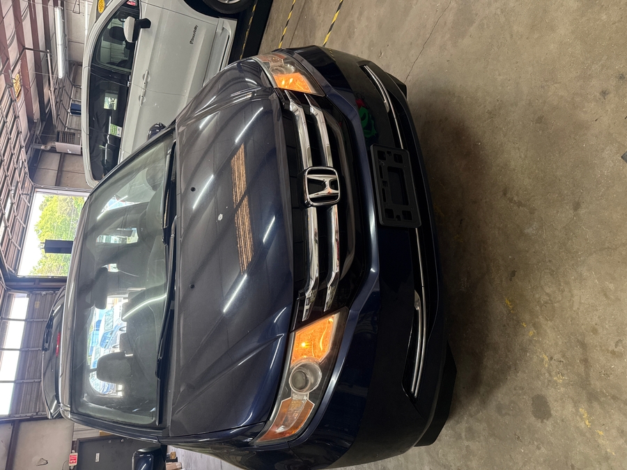 Blue Honda Odyssey with Side Entry Automatic In Floor ramp