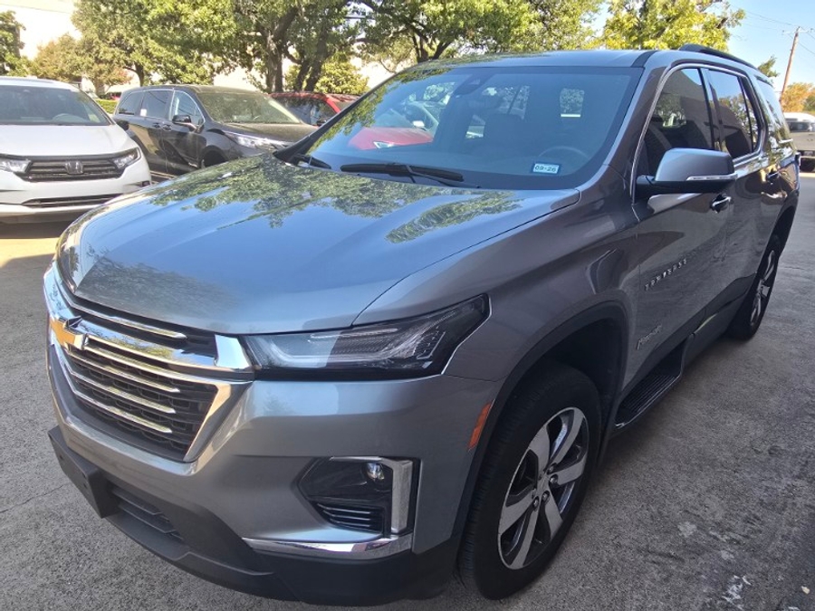 Used 2023 Chevrolet Traverse 3LT - BraunAbility Side Entry In Floor Automatic Ramp