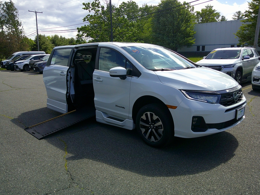 2026 Honda Odyssey EX-L's photo