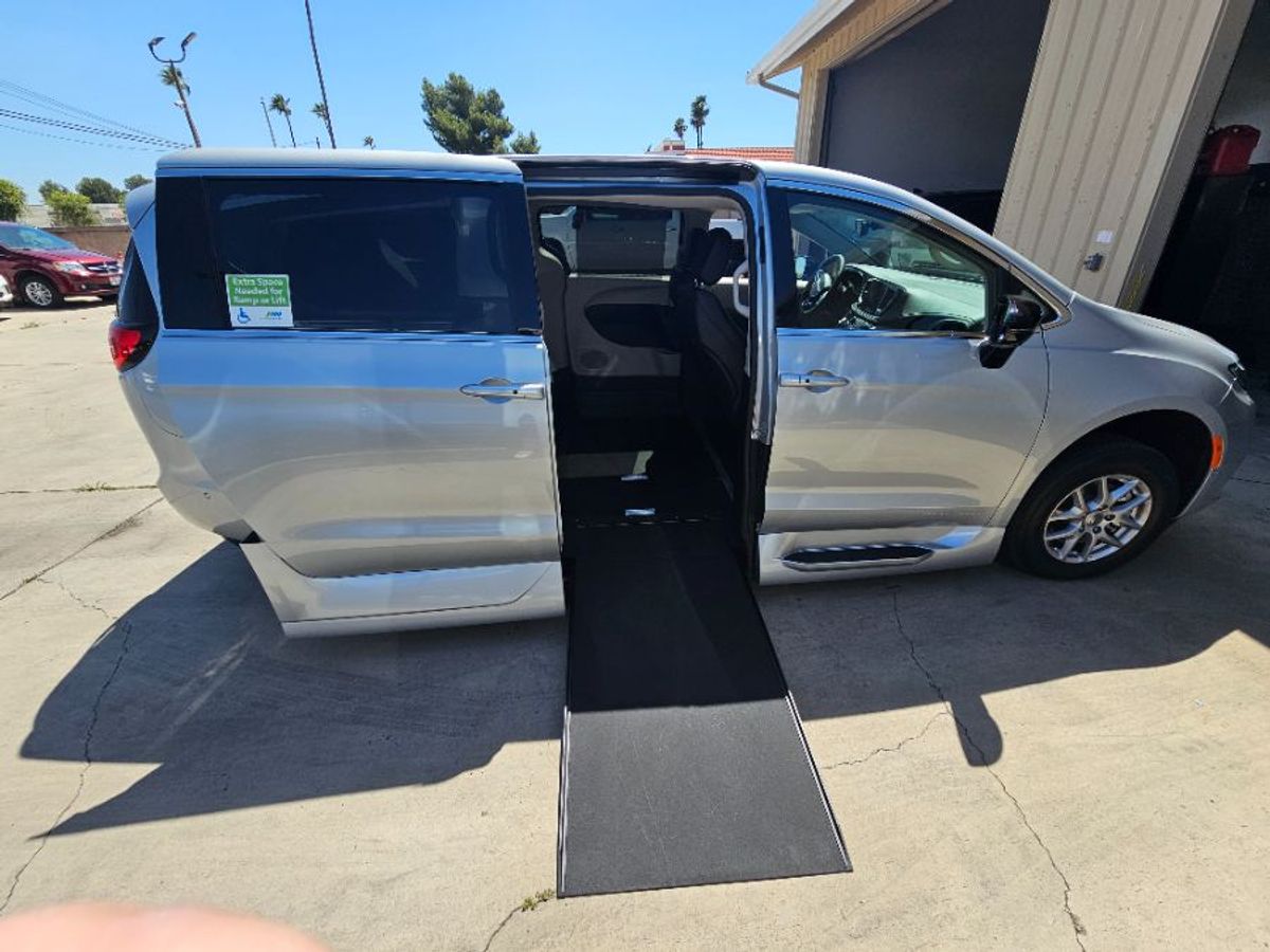 2024 CHRYSLER PACIFICA - Image 6