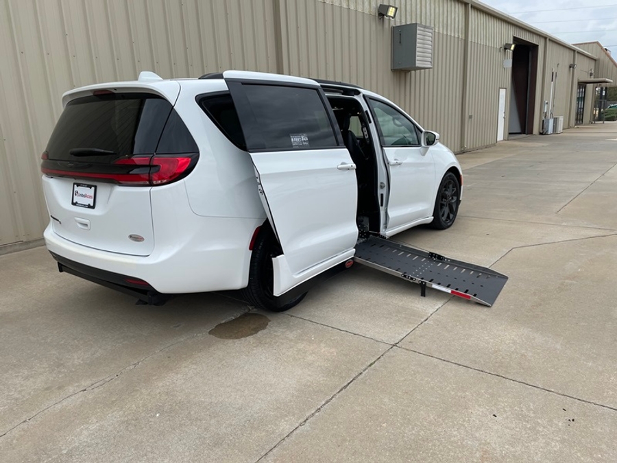 Used 2022 Chrysler Pacifica Touring L - AMS Side Entry Fold Out Automatic Ramp