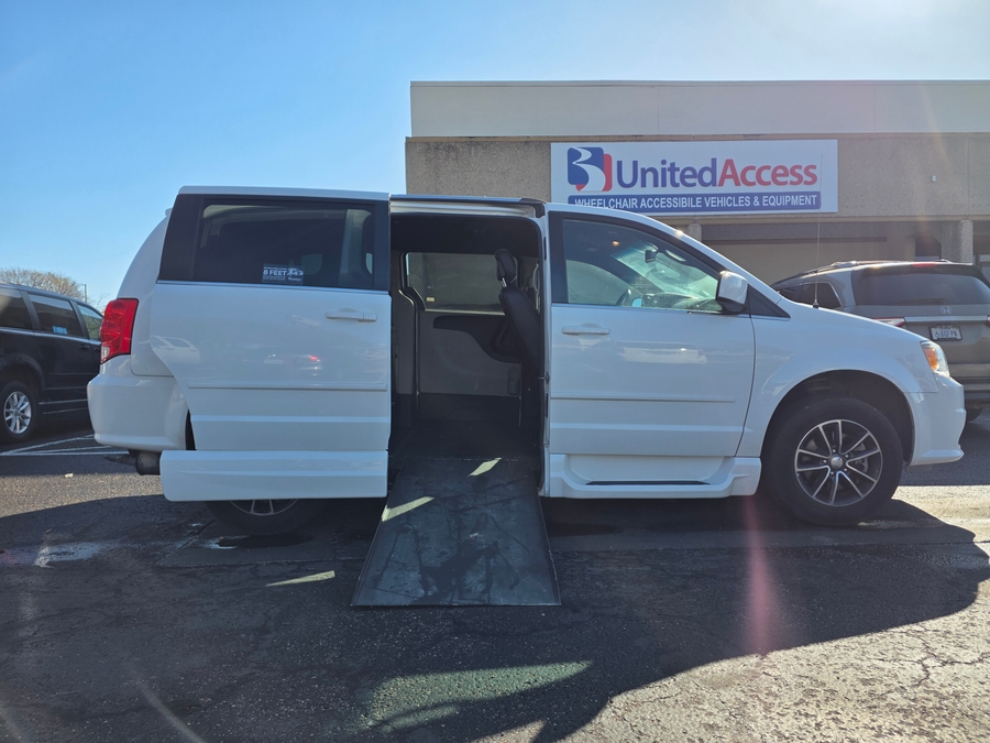 Used 2017 Dodge Grand Caravan SXT - VMI Side Entry Entry In Floor Automatic Ramp