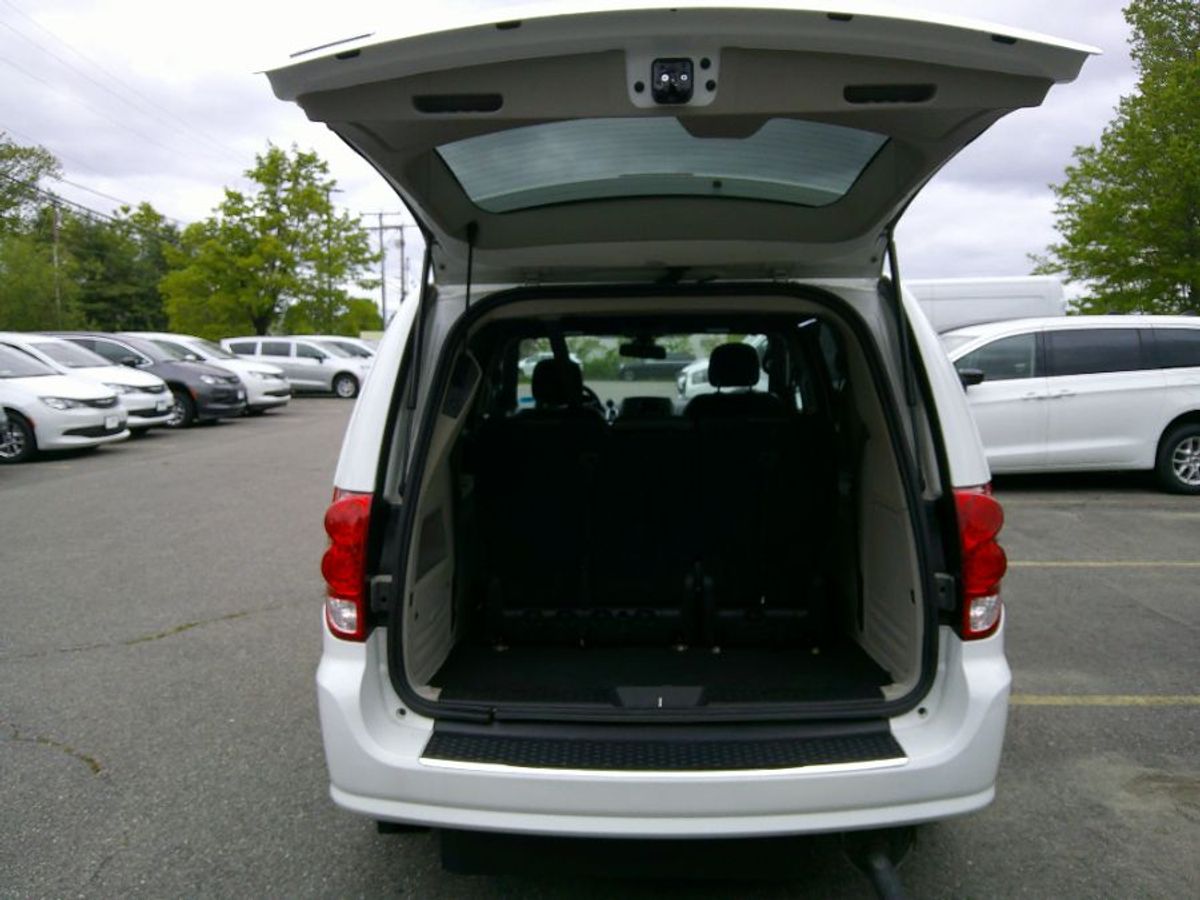 Número de imagen del Dodge Grand Caravan blanco 14
