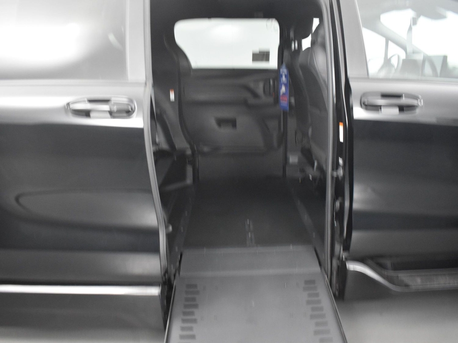 New 2025 Toyota Sienna Hybrid XSE Sport - BraunAbility Side Entry Entry In Floor Automatic Ramp
