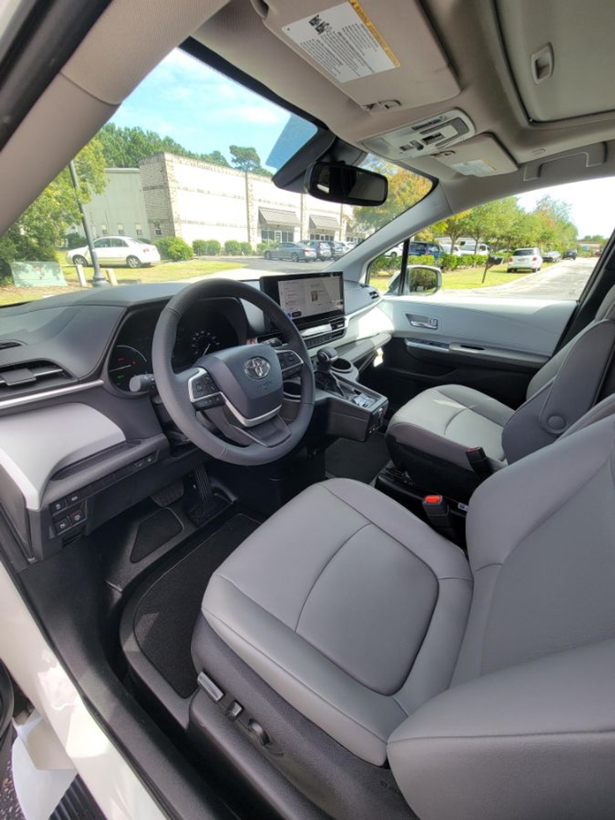 2025 TOYOTA SIENNA - Image 16