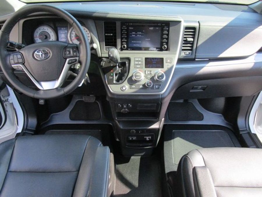 Used 2020 Toyota Sienna SE - BraunAbility Side Entry Entry In Floor Automatic Ramp