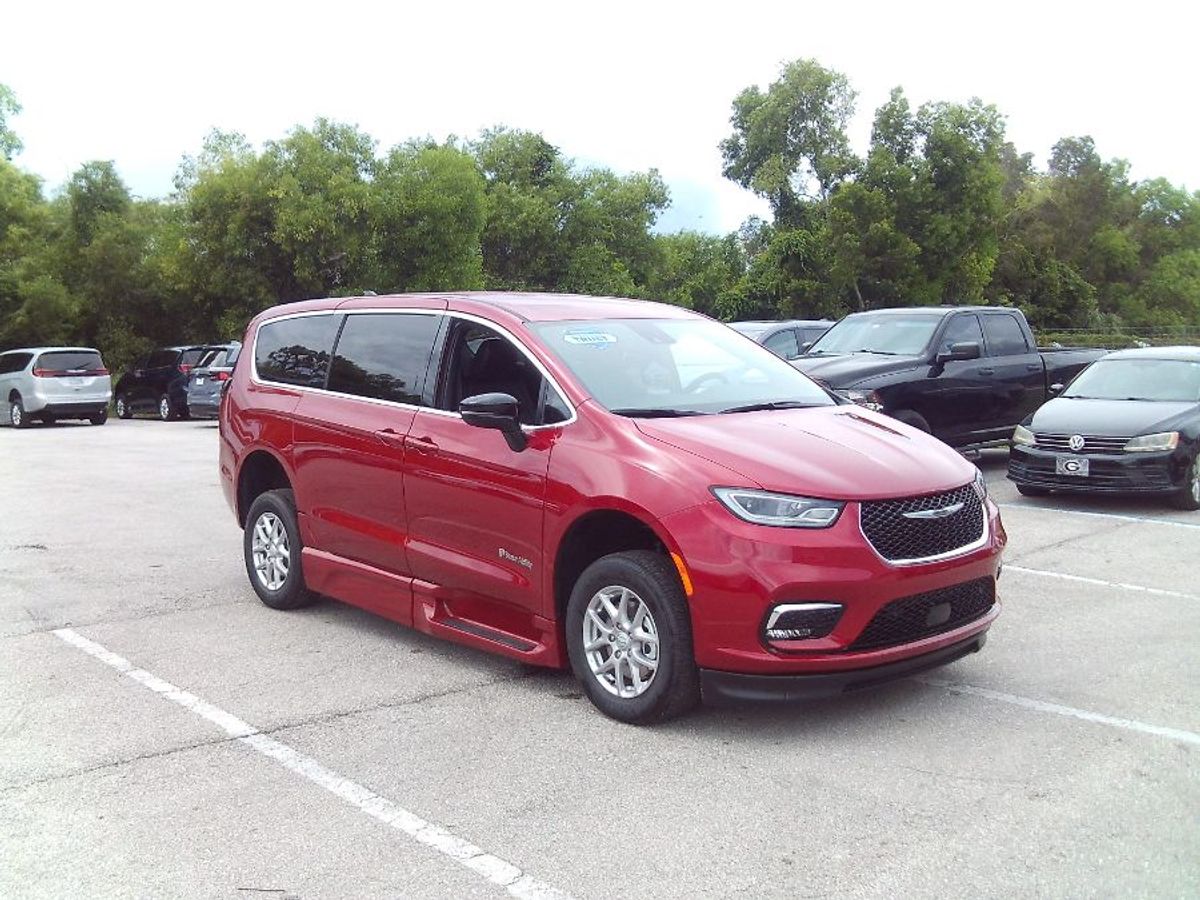 2025 CHRYSLER PACIFICA - Image 8