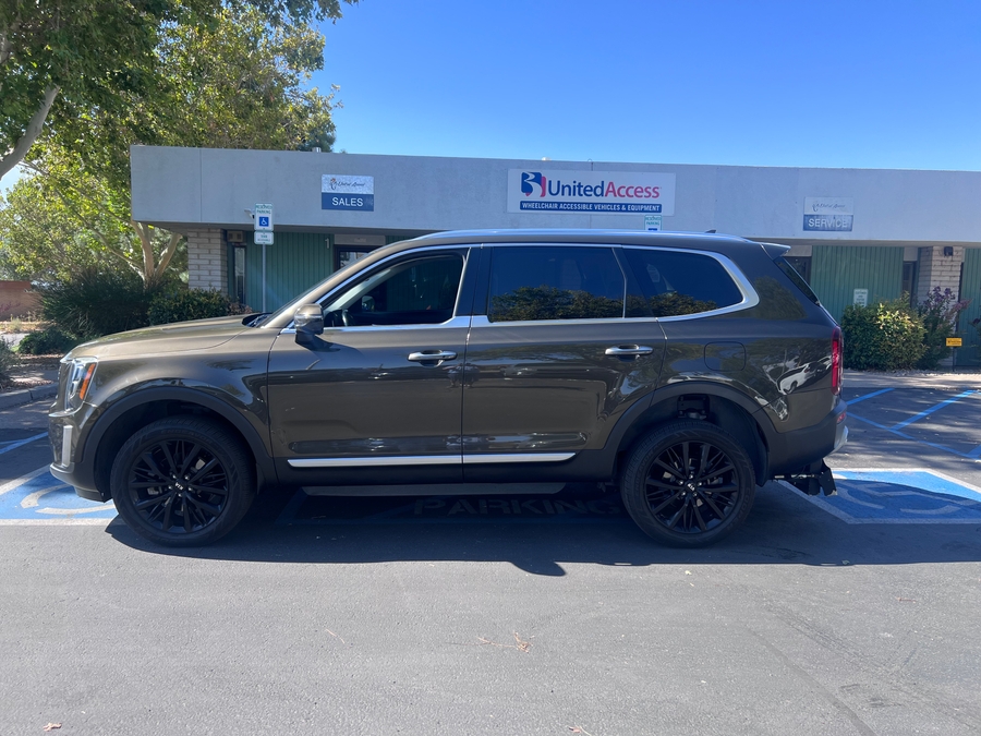 Used 2020 Kia Telluride SX - Freedom Rear Entry Fold Out Automatic Ramp