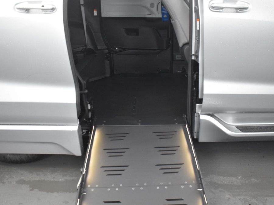 New 2025 Toyota Sienna Hybrid XLE Plus - BraunAbility Side Entry Entry Fold Out Automatic Ramp