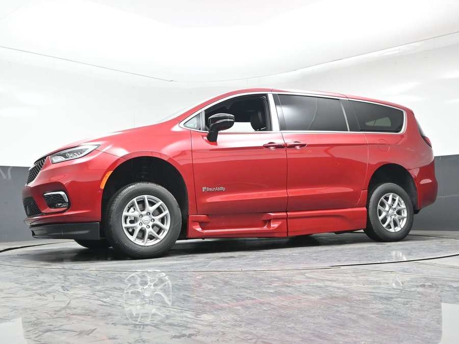 Red Chrysler Pacifica image number 16