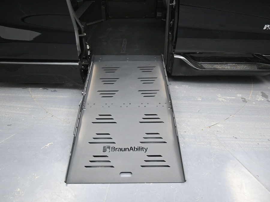 Black Toyota Sienna image number 10