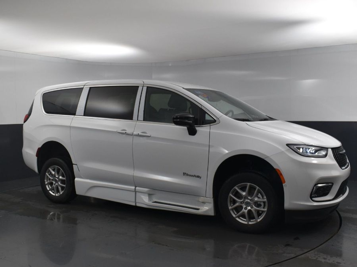 2025 CHRYSLER PACIFICA - Image 14