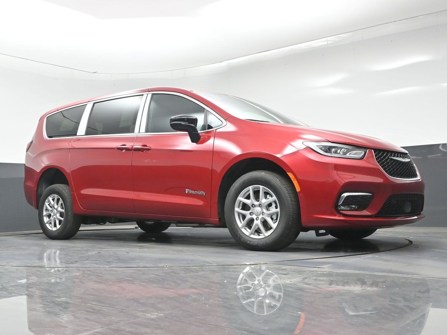 New 2026 Chrysler Pacifica Select Plus - BraunAbility Rear Entry Fold Out Manual Ramp