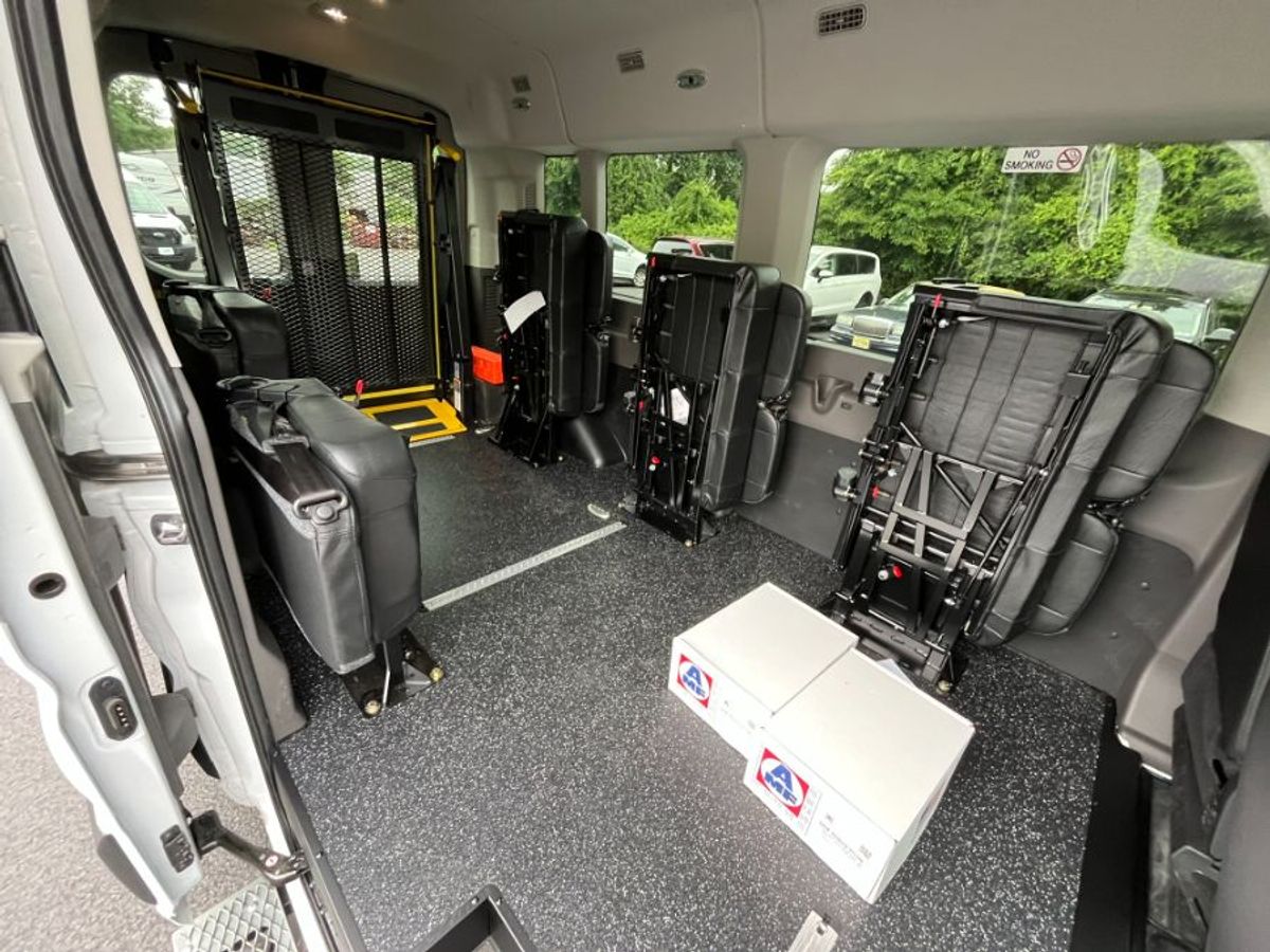 White Ford T350 image number 15