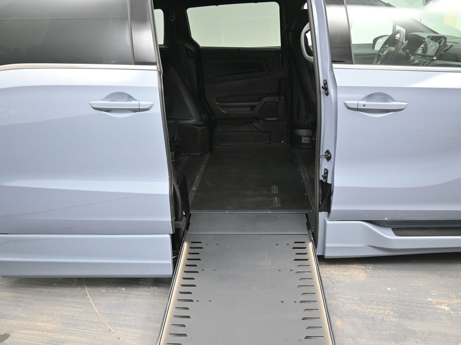 New 2026 Honda Odyssey Sport - BraunAbility Side Entry Entry In Floor Automatic Ramp