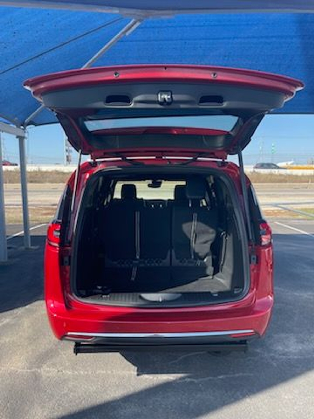 Red Chrysler Pacifica image number 5